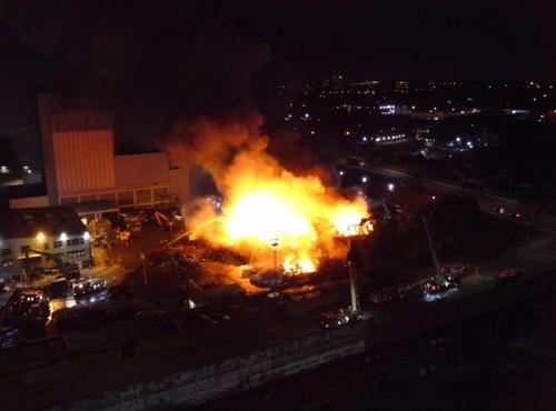 Kirkdale Scrapyard fire 25 Sep 2021 pic 1